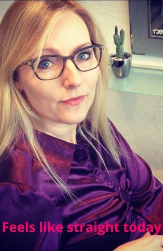 Sonja Tinggaard-Jensen, Somé hair and makeup art. hår stylist og makeupstylistt, Feels like straight today