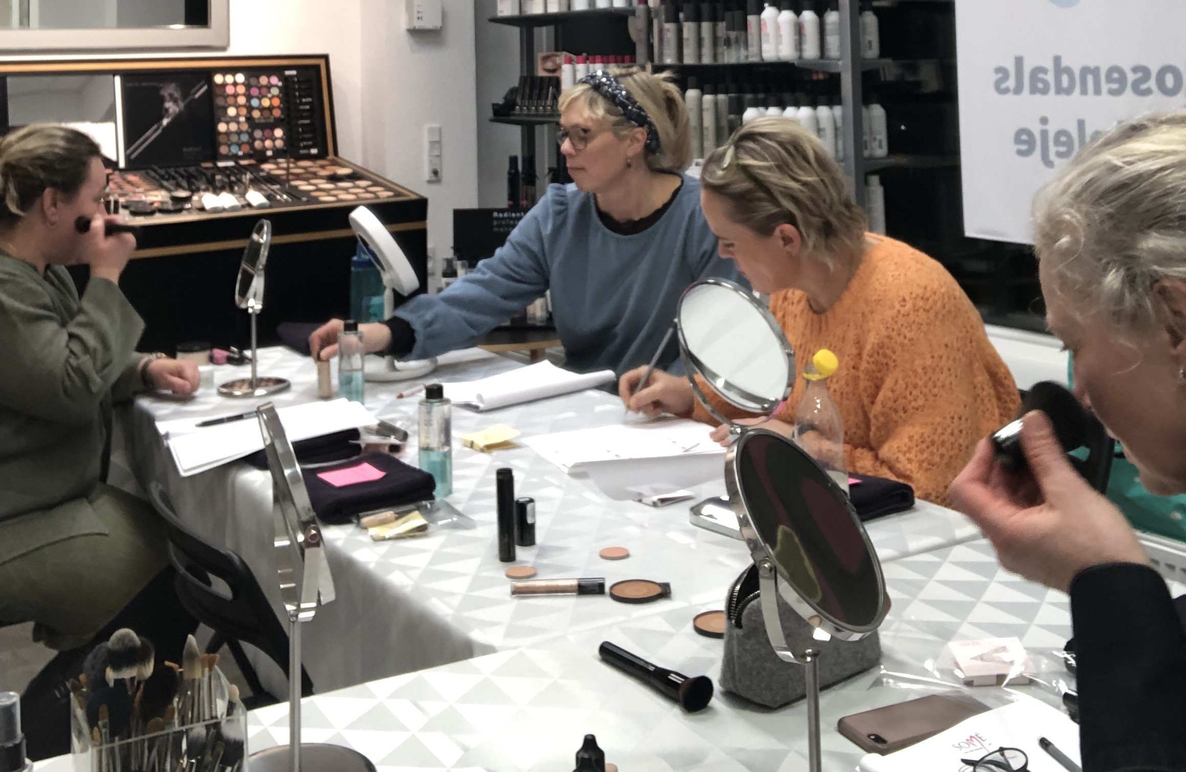 Makeup kursus i Horsens hos Somé hair and makeup art.