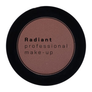 Mat brun øjenskygge fra Radiant, forhandles hos Somé hair and makeup art