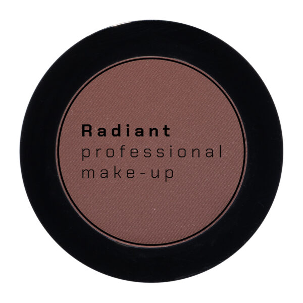 Mat brun øjenskygge fra Radiant, forhandles hos Somé hair and makeup art